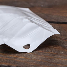 Цена за 50 шт. Пакет Zip-lock ПП, белый, со сплошным окном, плоский, еврослот 7×10 см