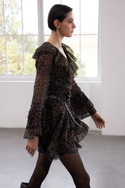 Trendyolmilla Limited Edition Kahverengi Etegi Volanl? Leoparl? Mini Sifon Dokuma Elbise TWOAW25EL00286 фото 2