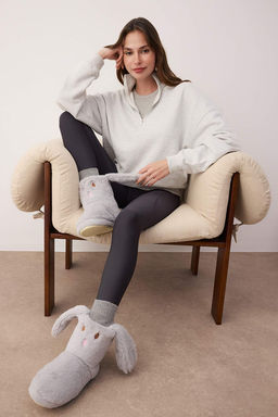 Gri Pelus Kad?n Panduf Ev Botu
TAKAW26ER00008