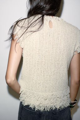 TEXTURED KNIT FRINGED TOP
