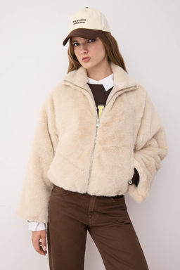 Ekru Oversize Kal?p Kollar? Genis Kurk Mont TWOAW26MO00022
