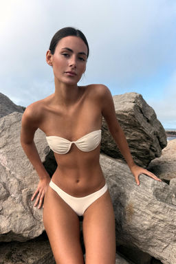 TOP BIKINI AROS TIRAS / Crudo