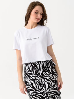 Костюм женский (футболка,юбка) белый 2215 (1)