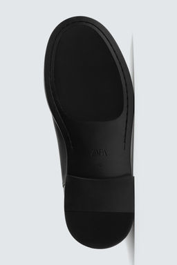 LEATHER CHELSEA BOOTS