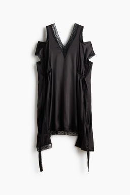 Vestido de sat?n con ribetes de encaje