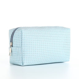 Косметичка на молнии женская, с подкладом, маленькая, голубая