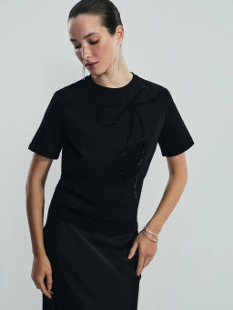 Футболка с бантом из блесток / Zarina