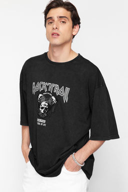TRENDYOL MAN Siyah Oversize/Genis Kesim Eskitme/Soluk Efektli Rock Bask? %100 Pamuklu T-Shirt TMNSS23TS00167 - Trendyolmilla фото 5