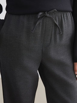 Beli Lastikli Dokulu Geni? Pa?a Kad?n Pantolon