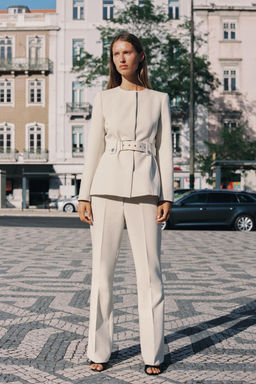 FITTED BLAZER WITH BELT