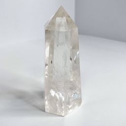 Кристалл из Горного Хрусталя на подставке - Радуга самоцветов фото 2