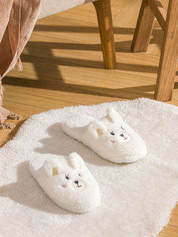 Pel?? Kad?n Ev Terli?i