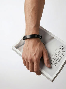 Браслет из стали на кожаном ремешке