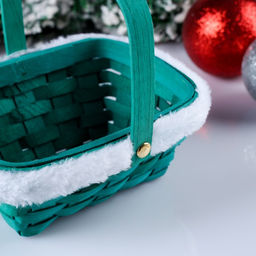 Корзина плетёная для хранения «Новогодняя», 15×12×7.5 см, ручка h=17.5 см, зелёная