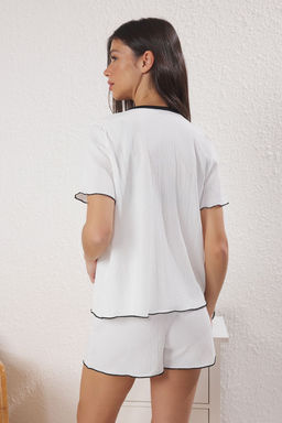 Beyaz Biye Detayl? Burumcuk Sortlu Orme Pijama Tak?m? THMSS25PT00438