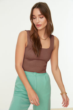 Trendyolmilla Ekru Cizgili Crop Kal?n Ask?l? Bluz TWOAW20BZ0576