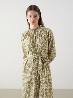 F?rf?rl? Dik Yaka Desenli G?mlek Elbise