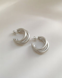 Стильные серьги