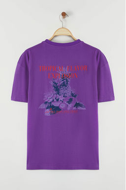 TRENDYOL MAN Gri Oversize/Genis Kesim Meyve S?rt Bask?l? %100 Pamuk T-Shirt TMNSS25TS00052