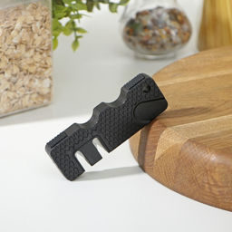 Точилка для ножей Доляна «Ловкач», 2 деления, чёрная