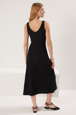 Siyah Duz S?rt Dekolteli Maxi Dokulu Fitted/Vucuda Oturan Esnek Orme Elbise TWOSS25EL00112 - Trendyolmilla фото 7