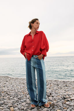 CAMISA CON LINO MANGA ABULLONADA / Rojo