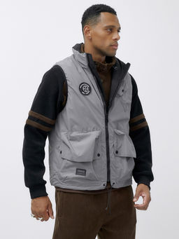 Жилет мужской утепленный спортивный серого цвета 15323Sr - Mtforce фото 7