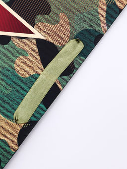 Цена за 2 шт. Пакет подарочный вертикальный Защита, M 26?32?12 см