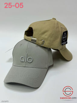 Кепка женская с логотипом