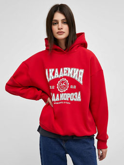 Теплое красное худи силуэта оверсайз с новогодним принтом