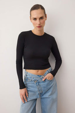 Siyah-Beyaz 2li Paket Fitted/Vucuda Oturan Bisiklet Yaka Crop Fitilli Esnek Orme Bluz TWOAW22BZ0331