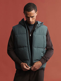 Standart Kal?p Kap??onlu Erkek ?i?me Yelek