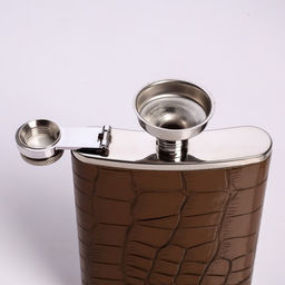 Подарочный набор Орёл: фляжка 270 мл, 4 стопки, воронка - Сима-ленд фото 4