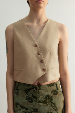 Limited Edition Bej Fitted Crop Dokuma Keten Gorunumlu Yelek TWOSS23YE00016