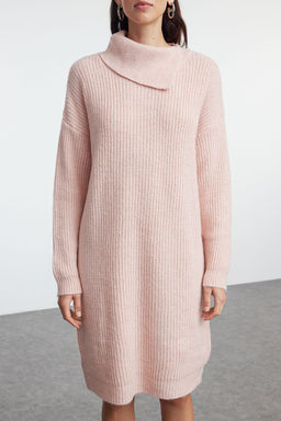 TRENDYOLMILLA Tas Mini Triko Yumusak Dokulu Devrik Yaka Elbise TWOAW25EL00020  фото 3