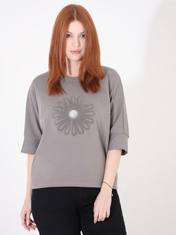 Блузка с вышивкой и пайетками