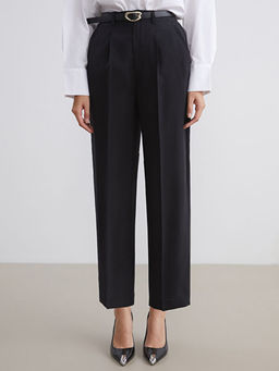 Beli Kemerli Loose Fit Kad?n Pileli Pantolon