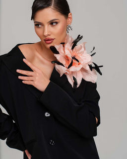 Брошь цветок искуcственный шёлк/Натуральные перья