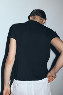 SHORT SLEEVE INTERLOCK T-SHIRT - Zara фото 9