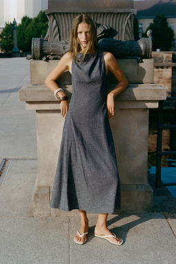 VESTIDO MIDI ESPALDA DESCUBIERTA / ?ndigo