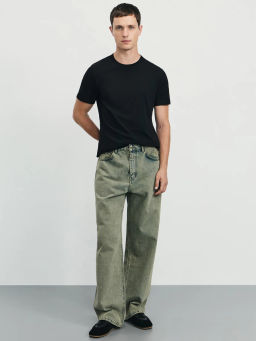 Базовая футболка slim fit / Zarina