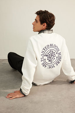 Ekru Oversize/Geni_ Kesim _i_ek Nak__l_ __i Polar/S_cak Tutan Sweatshirt TMNAW24SW00012 - Trendyolmilla фото 2