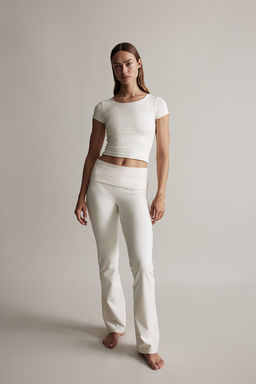 Leggings de yoga acampanados en SoftMove