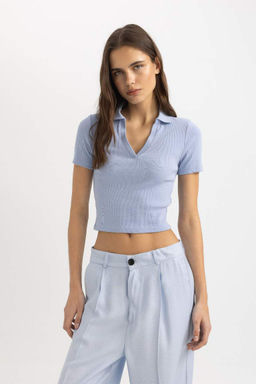 Футболка-поло приталенного кроя с короткими рукавами