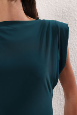 Zumrut Yesili Duz Vatkal? Drapeli Bodycone/Vucuda Oturan Esnek Orme Elbise TWOSS24EL00975