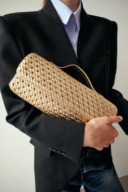 BOLSO SOBRE TRENZADO / Oro - Zara фото 2