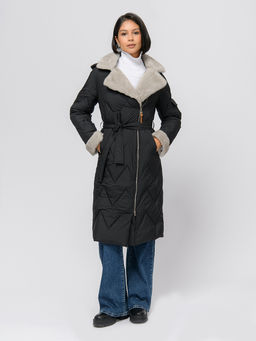 Пальто зимнее черного цвета с поясом и отложным воротником - 1001dress фото 3