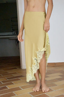 FALDA SATINADA ASIM?TRICA ENCAJE / Khaki - Zara фото 4