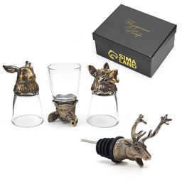 Подарочный набор 4 в 1 "Охотнику": 3 рюмки для водки  по 30 мл, дозатор