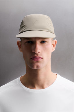 GORRA T?CNICA TRAINING / Piedra